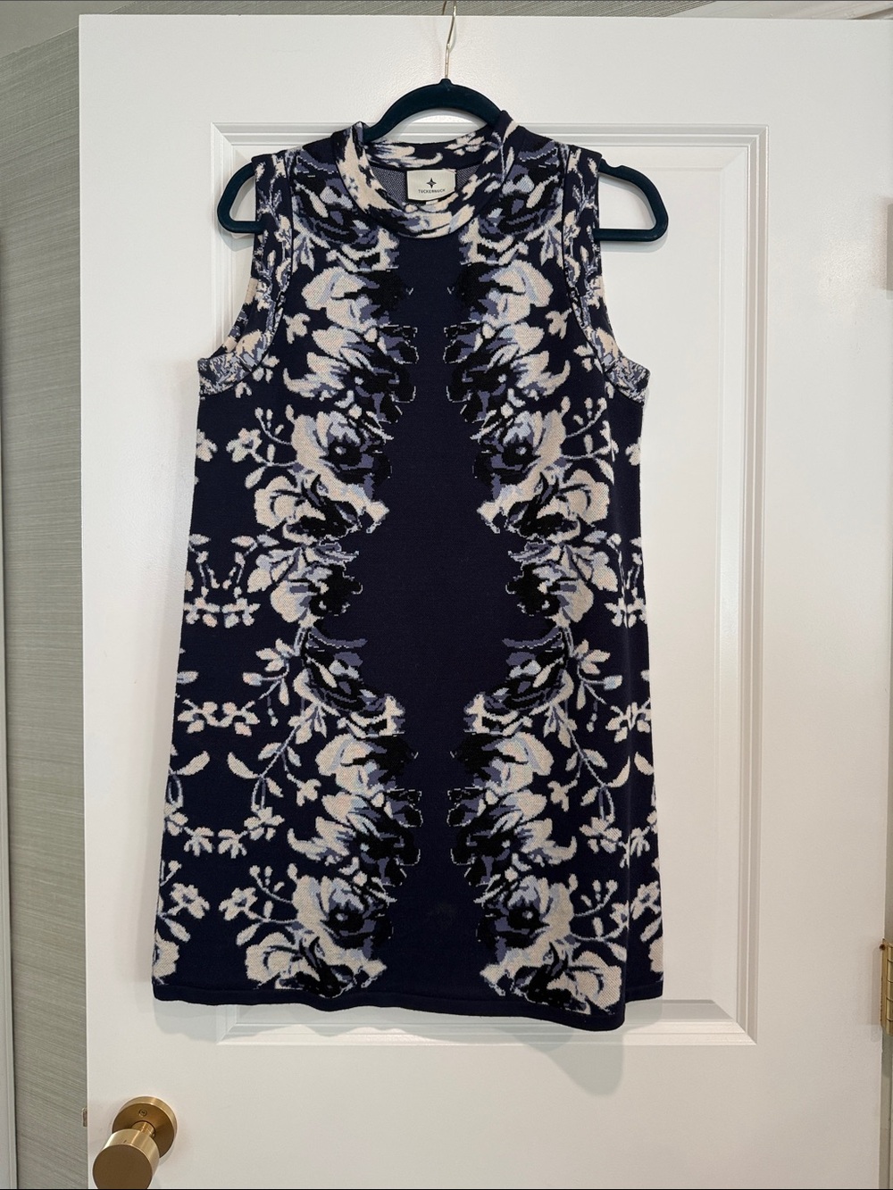 Tuckernuck Navy and Ivory Sleeveless Floral Shift Dress